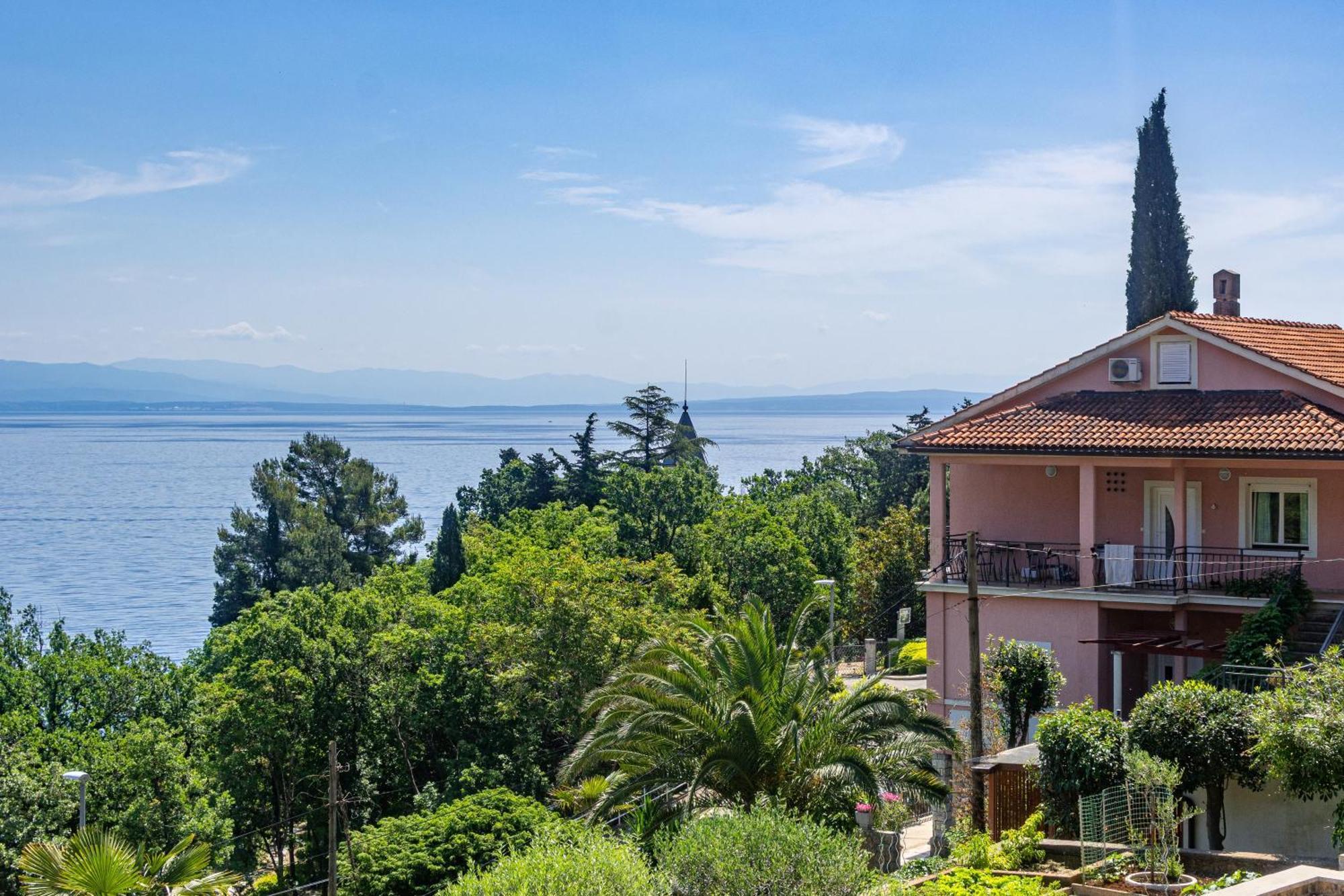 Apartments By The Sea Medveja, Opatija - 7720 Lovran Kültér fotó