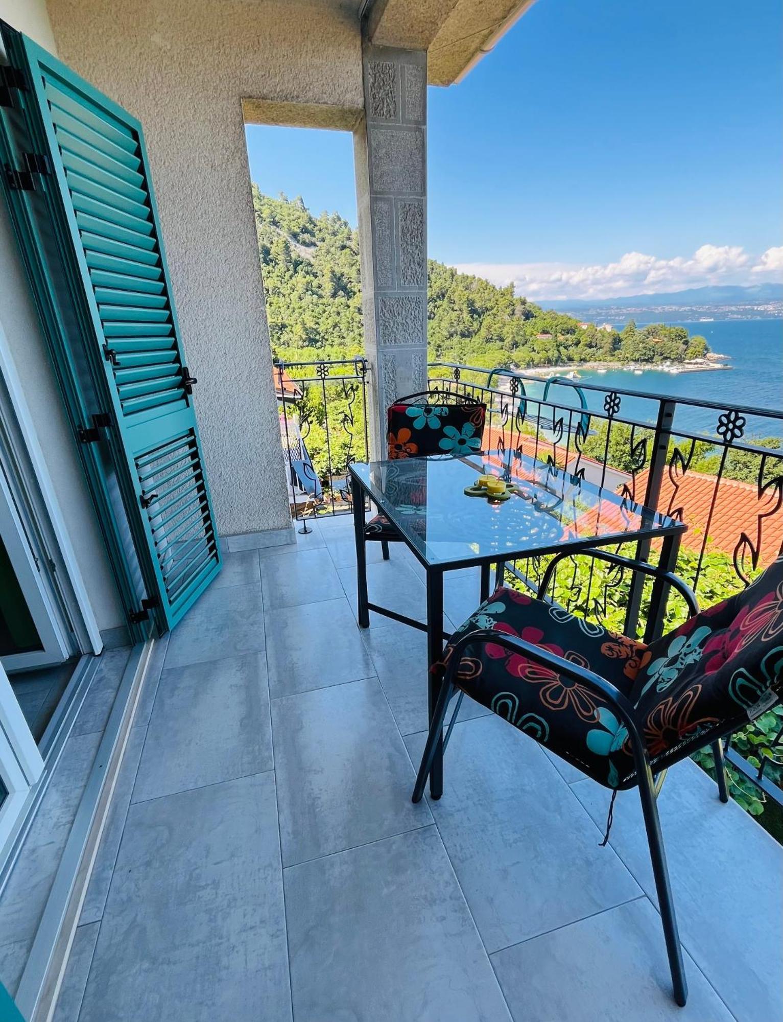 Apartments By The Sea Medveja, Opatija - 7720 Lovran Kültér fotó