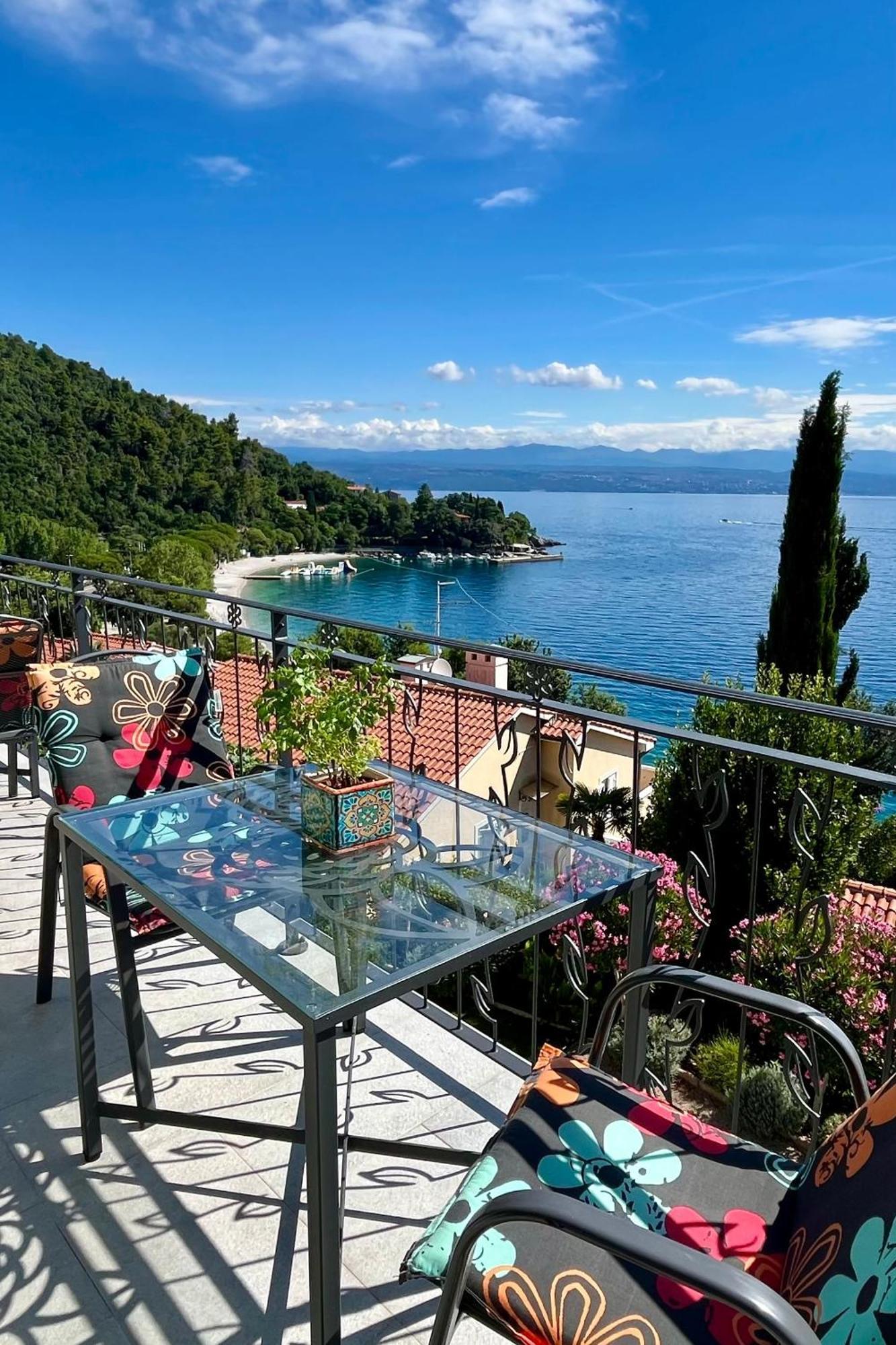Apartments By The Sea Medveja, Opatija - 7720 Lovran Kültér fotó